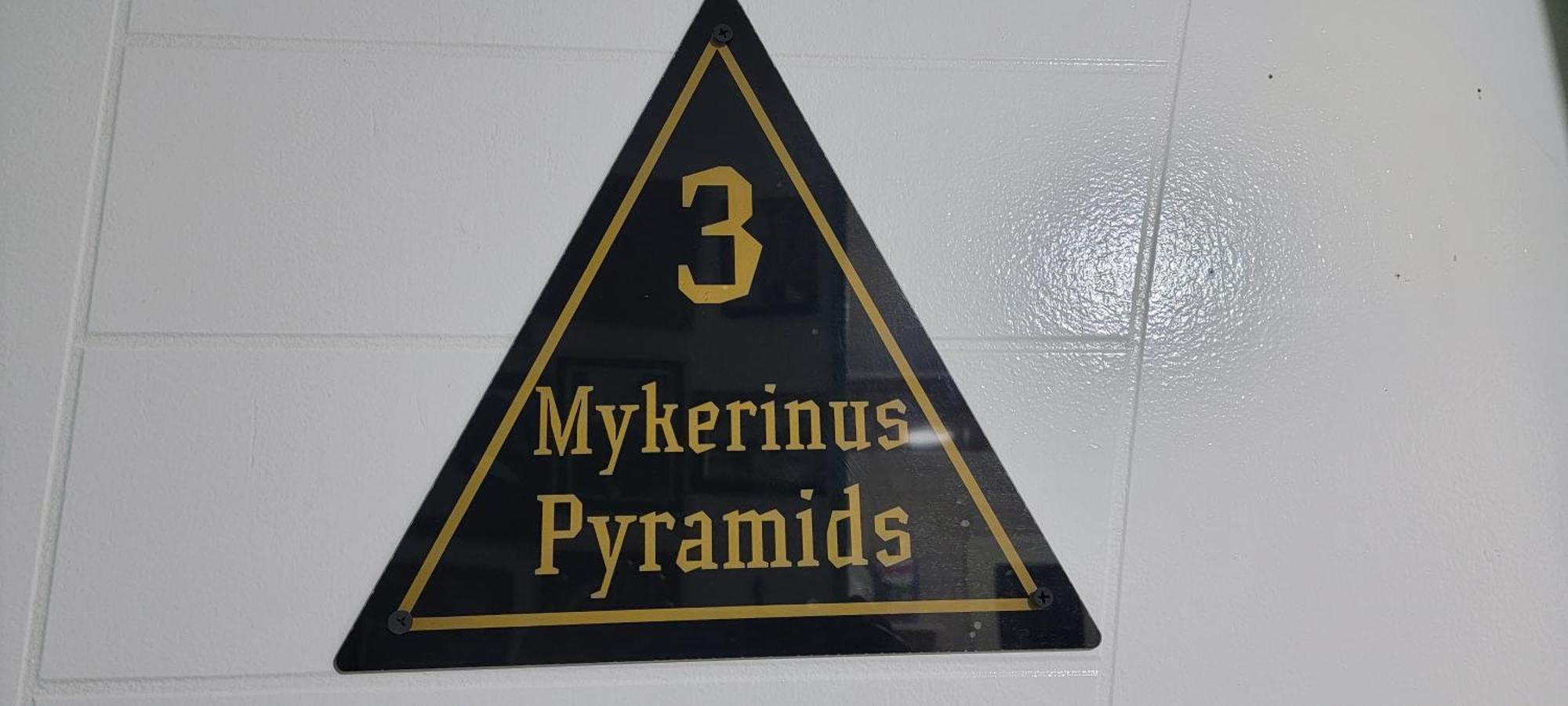 Pyramids Temple Gasthof