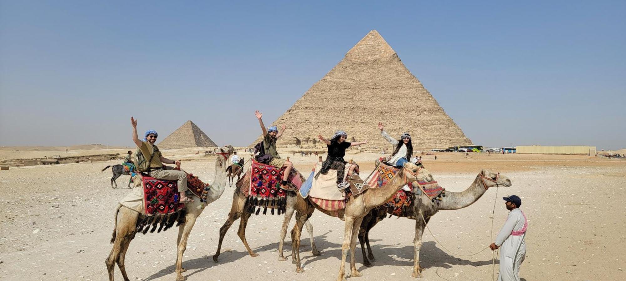 Pyramids Temple Gasthof Kafret el-Gabal